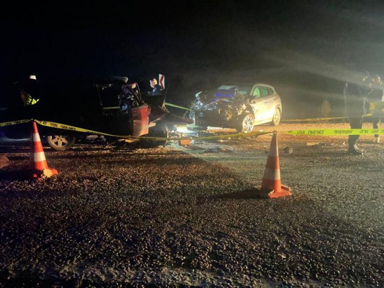 <p>Kazayı g&ouml;renlerin ihbarı &uuml;zerine olay yerine sağlık, itfaiye ve jandarma ekipleri sevk edildi.</p>
