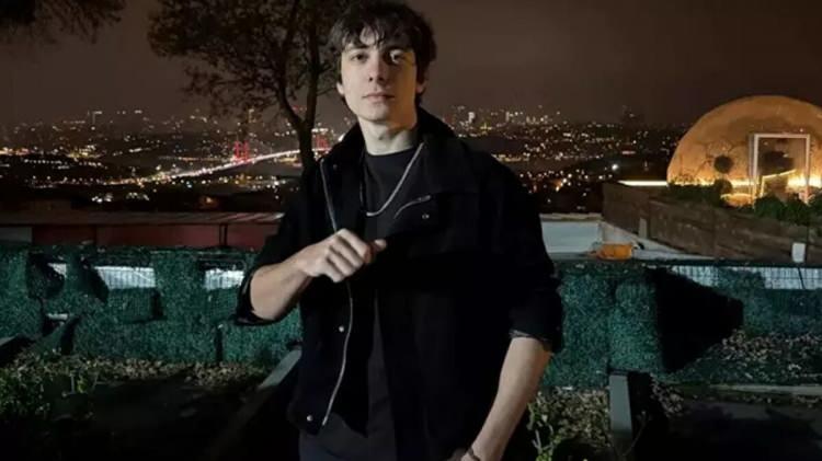 <p><strong>Şimdilerde 20 yaşında olan &uuml;nl&uuml; oyuncu, &ouml;nceki g&uuml;n bir etkinlikte objektiflere yansıdı. Uzun bir aradan sonra kameraların karşısına ge&ccedil;en Zincidi, dikkat &ccedil;eken a&ccedil;ıklamalarda bulundu.</strong></p>
