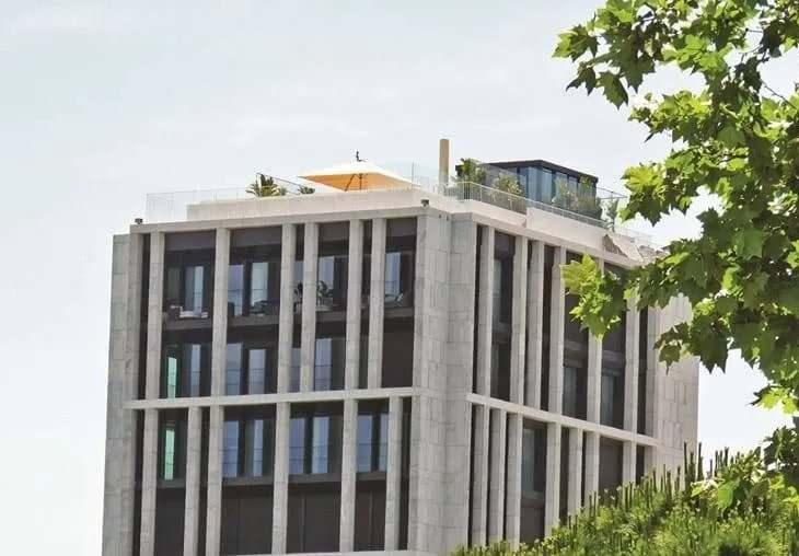 <p><span style="color:#B22222"><strong>LİZBON PENTHOUSE</strong></span></p>

<p>&nbsp;</p>

<p><span style="color:#B22222"><strong>7.9 MİLYON DOLAR</strong></span></p>
