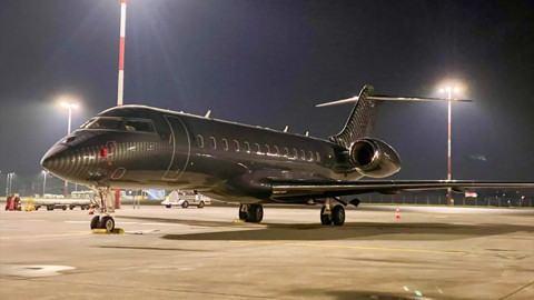 <p><span style="color:#B22222"><strong>BOMBARDIER &Ouml;ZEL JET&nbsp;</strong></span></p>

<p>&nbsp;</p>

<p><span style="color:#B22222"><strong>57 MİLYON DOLAR&nbsp;</strong></span></p>

<p>&nbsp;</p>

<p>&nbsp;</p>

<p>Kaynak: Teknotags</p>
