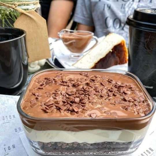 <p>Spoonful tatlısı, &ouml;zellikle <strong>2025 yılının başlarında sosyal medyayı adeta kasıp kavurdu.</strong></p>
