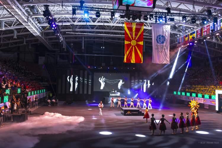 <p><strong>26 Temmuz -</strong>&nbsp;18. Avrupa Gen&ccedil;lik Olimpik Yaz Festivali (EYOF 2025), 20-26 Temmuz tarihlerinde Kuzey Makedonya'nın başkenti &Uuml;sk&uuml;p'te d&uuml;zenlendi. Organizasyonda T&uuml;rk sporcular 10 altın, 9 g&uuml;m&uuml;ş, 7 bronz olmak &uuml;zere toplam 26 madalya kazandı. 48 &uuml;lkenin yer aldığı organizasyonda 4. sırayı alan T&uuml;rkiye, Bak&uuml; 2019'dan sonra tarihinin en başarılı EYOF organizasyonunu ge&ccedil;irdi.</p>
