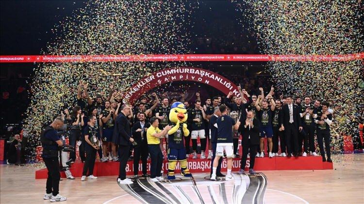 <p><strong>24 Eyl&uuml;l -&nbsp;</strong>Basketbolda 38. Erkekler Cumhurbaşkanlığı Kupası'nı, Beşiktaş GAİN'i 85-83 yenen Fenerbah&ccedil;e Beko kazandı.</p>
