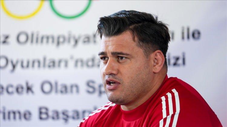 <p><strong>4 Kasım -</strong>&nbsp;Spor Tahkim Mahkemesinin (CAS), milli g&uuml;reş&ccedil;i Rıza Kayaalp'in itirazını haklı buldu. Aldığı 4 yıllık cezaya itiraz eden milli g&uuml;reş&ccedil;i Rıza Kayaalp, Spor Tahkim Mahkemesinin (CAS) kendisini haklı bulduğunu ve 1 Ocak 2026'dan itibaren istemesi durumunda aktif spor hayatına devam edebileceğini s&ouml;yledi.</p>
