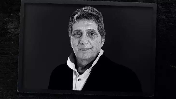 <p><strong>7 Ağustos -</strong>&nbsp;T&uuml;rk spor basının duayen isimlerinden spiker &Uuml;mit Aktan, hayatını kaybetti. Ge&ccedil;irdiği kalp rahatsızlığının ardından bir s&uuml;redir hastanede tedavi g&ouml;ren gazeteci, yazar, program sunucusu ve spor spikeri &Uuml;mit Aktan, 76 yaşında vefat etti.</p>
