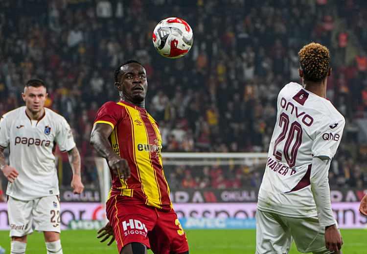 <p>Ara transferde kadrosuna orta saha takviyesi yapmak isteyen Galatasaray, G&ouml;ztepe'nin 2023 yılında bedelsiz olarak kadrosuna kattığı Anthony Dennis'le ilgileniyor.</p>
