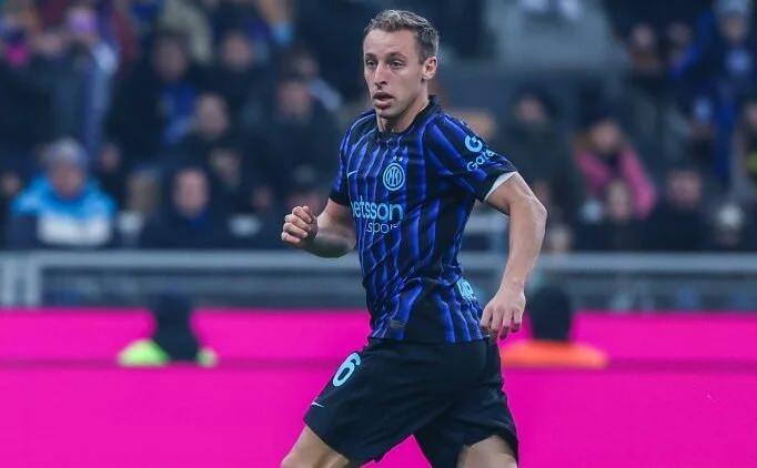 <p>Joey Veerman'dan vazge&ccedil;en Fenerbah&ccedil;e rotasını Davide Frattesi'ye kırdı.<br />
<br />
Inter'den ayrılma kararı alan orta saha oyuncusuna Juventus da talip.<br />
<br />
(AKŞAM)</p>
