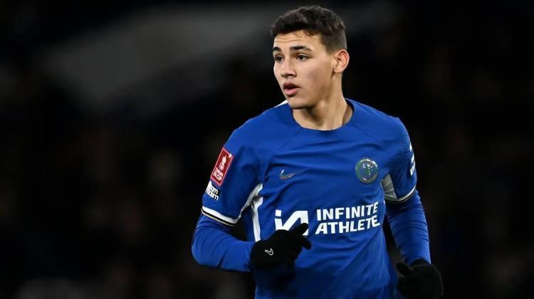 <p>Forvet arayan G&ouml;ztepe, Chelsea'nin 20 yaşındaki Brezilyalı golc&uuml;s&uuml; Deivid Washington i&ccedil;in harekete ge&ccedil;ti.<br />
<br />
İzmir ekibi, Chelsea'nin 16 milyon euro &ouml;dediği futbolcuyu sezon sonuna kadar kiralamak istiyor.<br />
<br />
(FOTOMA&Ccedil;)</p>
