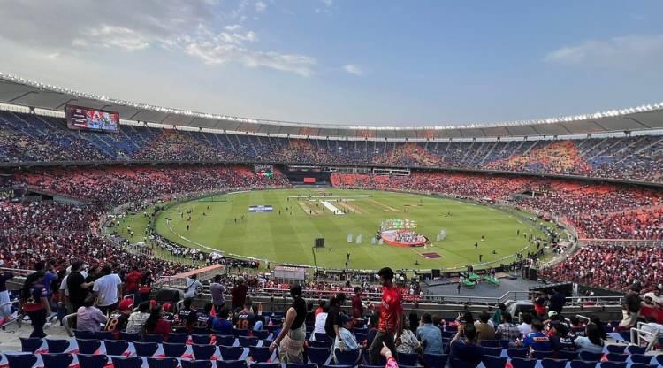 <p><span style="color:inherit"><strong>132 BİN KİŞİLİK</strong></span></p>

<p>&nbsp;</p>
