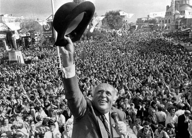 <p><span style="color:#B22222"><strong>S&Uuml;LEYMAN DEMİREL</strong></span></p>

<p><strong>F&Ouml;TR ŞAPKA</strong></p>
