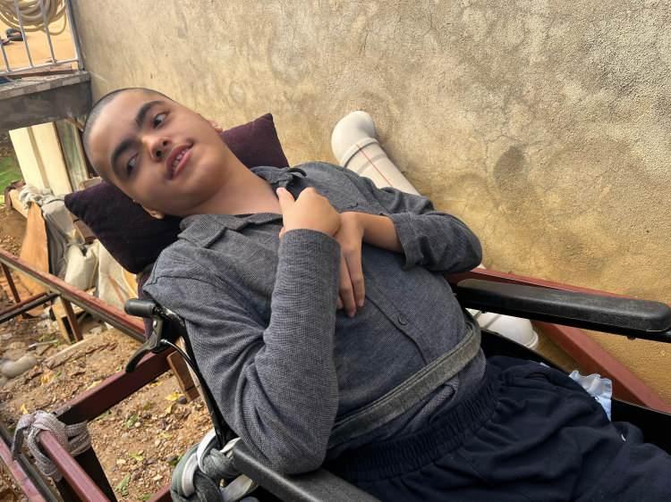 <p>Tunahan'ın yaşamına duyarsız ve kayıtsız kalmayan &uuml;vey baba, t&uuml;m maddi imk&acirc;nlarını zorlayarak evlerine raylı asans&ouml;r sistemi yaptırdı.&nbsp;</p>
