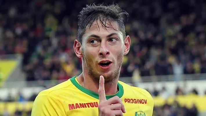 <p><strong><span style="color:#B22222">10)&nbsp; EMİLİANO SALA&nbsp; - FUTBOLCU&nbsp;</span> |&nbsp; Ocak 2019</strong></p>
