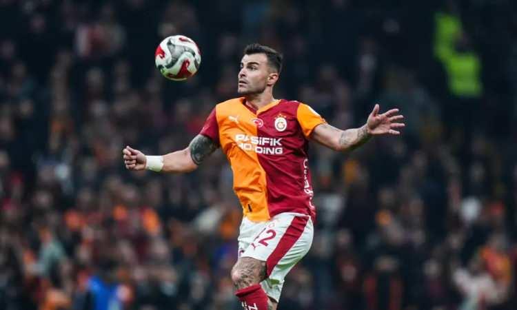 <p>Galatasaray, Abd&uuml;lkerim Bardakcı ile ocak ayında yeni s&ouml;zleşme imzalamaya hazırlanıyor.<br />
<br />
​ (TAKVİM)<br />
&nbsp;</p>
