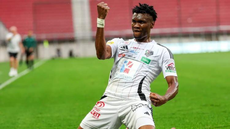 <p>Nwaiwu, Trabzonspor'un sosyal medya paylaşımlarını beğenmeye başladı.<br />
<br />
Wolfsberger'den cevap beklense de bu gelişme transfer sinyali oldu.<br />
<br />
(FOTOMA&Ccedil;)</p>
