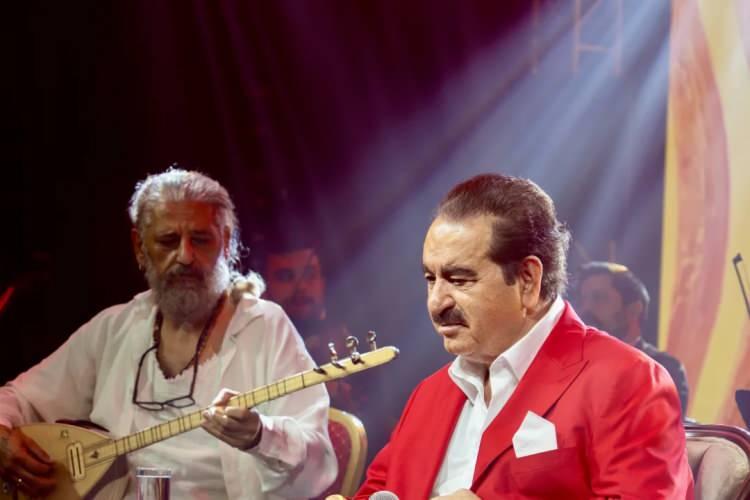 <p>&Uuml;nl&uuml; t&uuml;rk&uuml;c&uuml; <strong>İbrahim Tatlıses, yeni yıla G&uuml;rcistan'ın Batum şehrinde verdiği konserle girdi.&nbsp;</strong></p>
