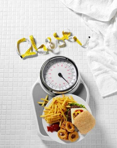 <p>&Ccedil;in'de giderek artan obezite sorununa karşı yapılan ve kamuoyunda 'şişman hapishaneleri' olarak adlandırılan kilo verme kampları yeniden g&uuml;ndeme geldi.</p>
