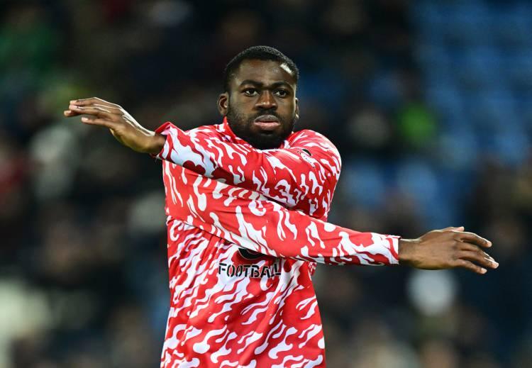 <p>Fenerbah&ccedil;e, İtalya Serie A ekibi Milan'da forma giyen Youssouf Fofana i&ccedil;in harekete ge&ccedil;iyor.<br />
<br />
Milan'ın bu transfer i&ccedil;in beklentisi 30 milyon euro.<br />
<br />
(SABAH)</p>
