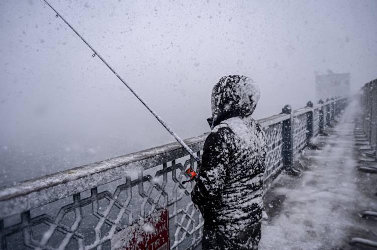 <p><span style="color:rgb(0, 0, 0)">Kentte salı g&uuml;n&uuml; yağmur, &ccedil;arşamba g&uuml;n&uuml; ise kuvvetli sağanağın etkili olacağı tahmin ediliyor.</span></p>
