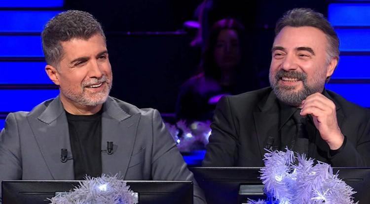 Milyoner'de şaşırtan anlar! &Ouml;zcan Deniz kendi şarkısında joker kullandı