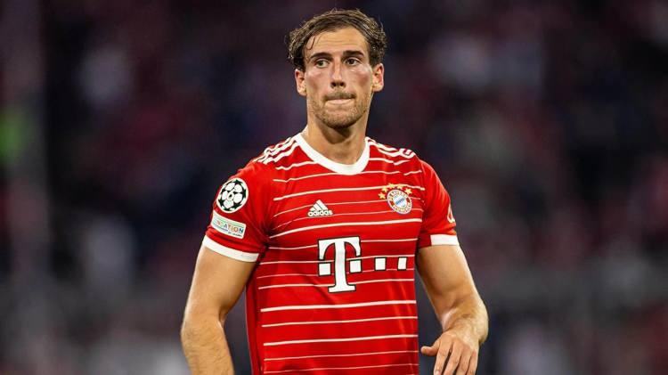 <p>Bayern M&uuml;nih'in kontratı sezon sonunda bitecek olan 30 yaşındaki orta saha oyuncusu ile yola devam etmek istediği konuşuluyor.</p>

