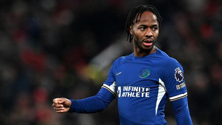 <p>Beşiktaş'ta yaz transfer d&ouml;neminde maliyeti nedeniyle vazge&ccedil;tiği Raheem Sterling'i yeniden g&uuml;ndemine aldı.<br />
<br />
Siyah-beyazlılar ilk olarak Chelsea'yle sonrasında İngiliz oyuncuyla g&ouml;r&uuml;şecek.&nbsp;</p>

<p><br />
(FANATİK)</p>
