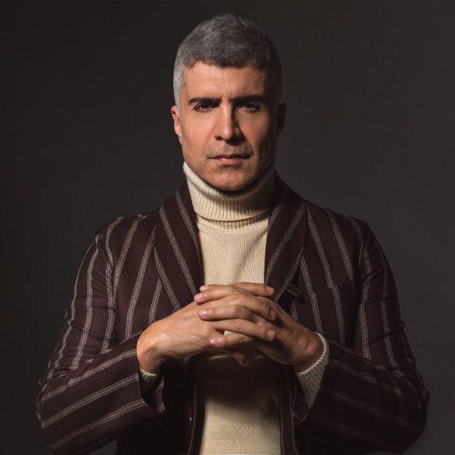 <p>&Uuml;nl&uuml; şarkıcı <strong>&Ouml;zcan Deniz'in kız kardeşi Yurda G&uuml;rler,</strong> <strong>kanser hastası annesi devlet hastanesinde tedavi</strong> g&ouml;r&uuml;rken <strong>yeni yıl masasında şarkı s&ouml;yleyerek paylaşım yapan abisi &Ouml;zcan Deniz'e</strong> tepkisini sosyal medya &uuml;zerinden yaptığı paylaşımla g&ouml;stermişti.</p>
