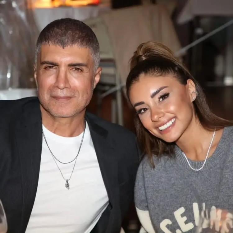 <p><span style="color:#B22222"><strong>"KİMSEYE KULAK ASMA"</strong></span></p>
