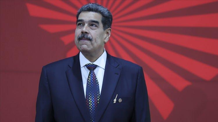 <p>T&uuml;m d&uuml;nya Venezuela'da yaşanan olaylara kilitlenirken, Maduro'nun hayatı da merak edilmeye, araştırılmaya başlandı.</p>

<p>&nbsp;</p>
