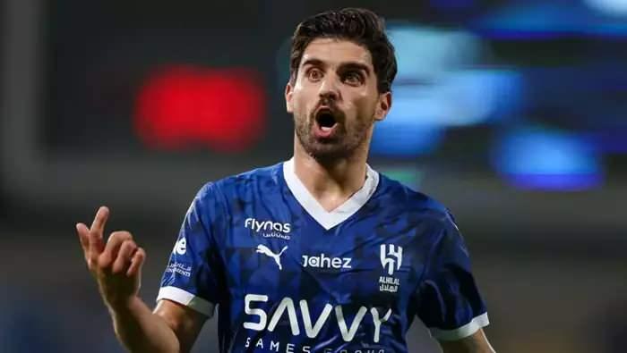 <p>*&nbsp;Ruben Neves - Al Hilal</p>
