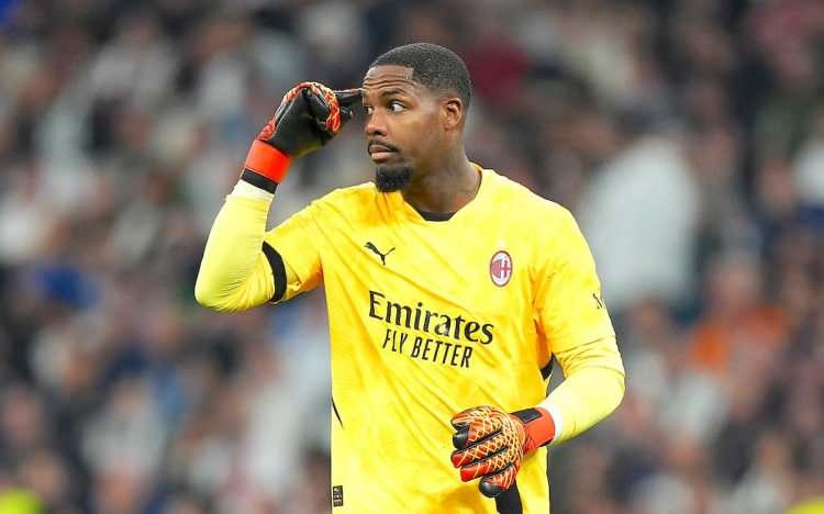 <p>*&nbsp;Mike Maignan - Milan</p>
