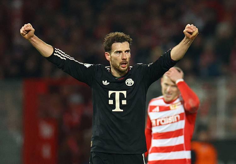 <p>*&nbsp;Leon Goretzka - Bayern M&uuml;nih</p>
