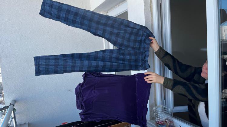 <p>B&ouml;lgedeki dondurucu etkiyi anlatan K&uuml;lhan İnal, kamyonetinin donmasını &ouml;nlemek i&ccedil;in g&uuml;nde 3-4 kez &ccedil;alıştırmak zorunda kaldığını dile getirdi.&nbsp;</p>
