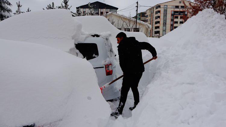 <p>"Kar motoru sayesinde, karla kaplı ve ara&ccedil; ulaşımının g&uuml;&ccedil;leştiği g&uuml;zergahlarda ekiplerimiz kısa s&uuml;rede olay yerine intikal edebilmekte, yaşanabilecek mağduriyetlerin &ouml;n&uuml;ne ge&ccedil;ilmektedir.&nbsp;</p>
