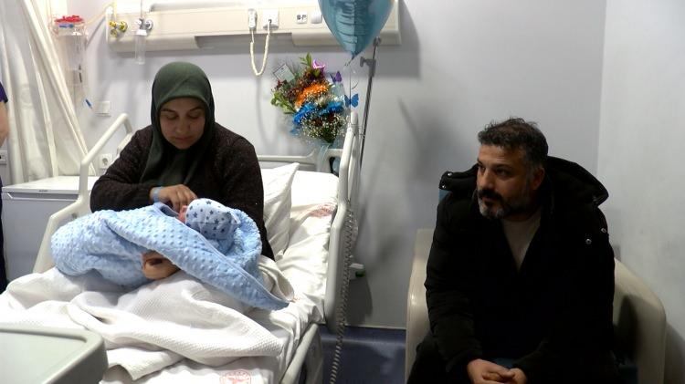 <p>Kadın Hastalıkları ve Doğum Uzmanı Operat&ouml;r Doktor Fatih Yiğit ise 2026'nın ilk bebeğinin doğumu ger&ccedil;ekleştirdiğini belirterek,'</p>
