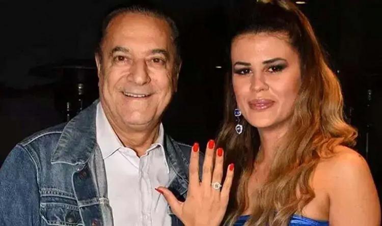 <p><strong>Kendisinden 40 yaş k&uuml;&ccedil;&uuml;k G&uuml;lseren Ceylan ile Ağustos ayında hayatını birleştiren &uuml;nl&uuml; sunucu Mehmet Ali Erbil, birlikteliklerini a&ccedil;ıkladıkları ilk g&uuml;nden bu yana aralarındaki yaş farkı ve yaşanan tartışmalarla magazin g&uuml;ndeminde geniş yer bulmuştu.</strong></p>
