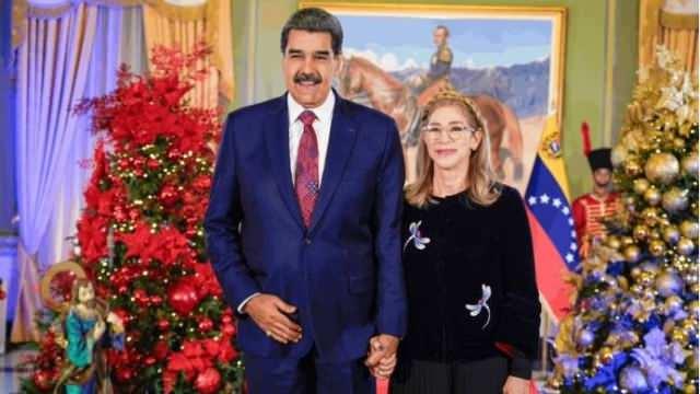 <p><strong>ABD'nin Venezuela Devlet Başkanı Nicolas Maduro'yu ka&ccedil;ırması </strong>sonrası yayınlanan g&ouml;r&uuml;nt&uuml;lere Yunanistanlı siyaset&ccedil;i <strong>T&uuml;rkiye d&uuml;şmanı Failos Kranidiotis,</strong> Maduro yerine <strong>T&uuml;rkiye Cumhuriyeti Cumhurbaşkanı Recep Tayyip Erdoğan</strong>'ı koyarak yaptığı <strong>provokatif sosyal medya paylaşımı b&uuml;y&uuml;k tepki &ccedil;ekti.</strong></p>
