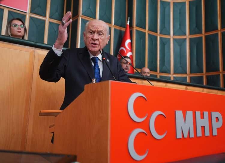 <p>Bah&ccedil;eli'nin y&uuml;z&uuml;k ve rozeti yine g&uuml;ndemde yerini aldı.</p>
