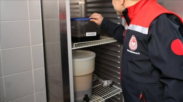 <p><strong><span style="color:rgb(178, 34, 34)">LİSTE İNTERNETTEN SORGULANABİLİYOR</span></strong></p>

<p>T&uuml;keticiler s&ouml;z konusu &uuml;r&uuml;nleri<strong>&nbsp;"https://guvenilirgida.tarimorman.gov.tr/gkd"&nbsp;</strong>internet adresinden g&ouml;rebiliyor.</p>
