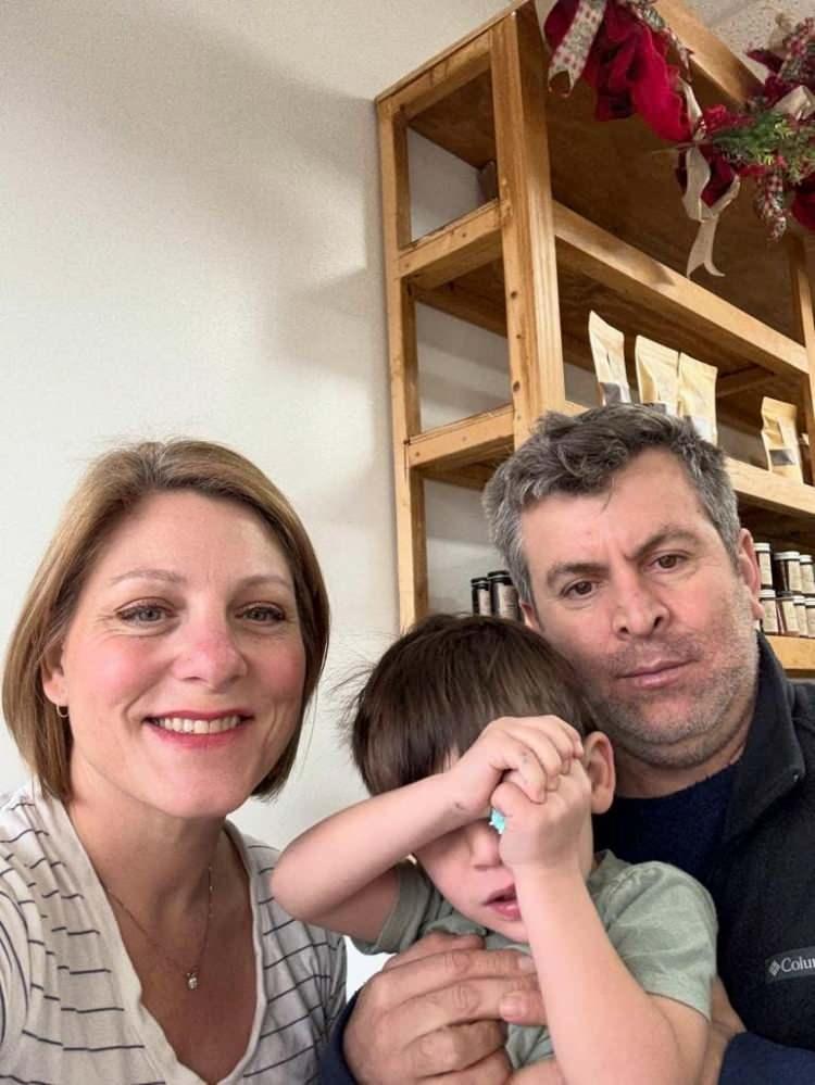 <p><span style="color:#FF0000"><strong>İşte, bir zamanlar sosyal medyanın en &ccedil;ok konuşulan &ccedil;ifti Anna ve M&uuml;rsel'in son hali...</strong></span></p>
