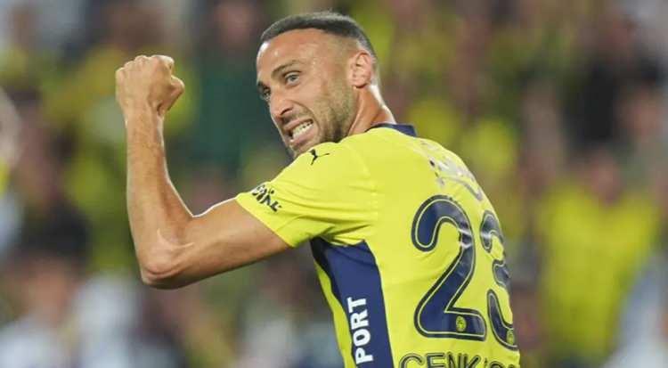 <p>Fenerbah&ccedil;e'de kadro dışı bırakılan Cenk Tosun ve Rodrigo Becao i&ccedil;in S&uuml;per Lig ekiplerinden Kasımpaşa teklifini sundu.<br />
<br />
Cenk Tosun, S&uuml;per Lig kalmak istediği i&ccedil;in Kasımpaşa'nın teklifine sıcak bakıyor.<br />
<br />
(FANATİK)</p>
