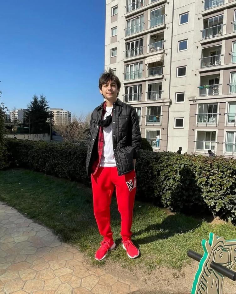 <p><strong><em><span style="color:rgb(128, 0, 128)">​</span></em></strong><span style="color:rgb(128, 0, 128)"><strong><em>"Ara vermemin amacı y&uuml;z&uuml;m&uuml;n oturmasını beklememdi karşınıza daha iyi &ccedil;ıkabilmek i&ccedil;in."</em></strong></span></p>
