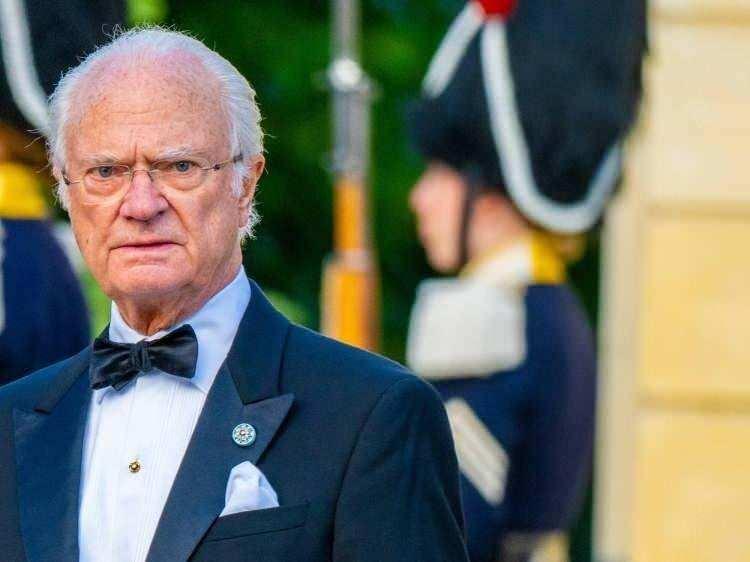 <p><strong><span style="color:rgb(178, 34, 34)">XVI. CARL GUSTAF&nbsp;</span>&nbsp;|&nbsp; 51 YIL</strong></p>

<p>&nbsp;</p>

<p><br />
<strong>|&nbsp; İsve&ccedil; kralı</strong></p>
