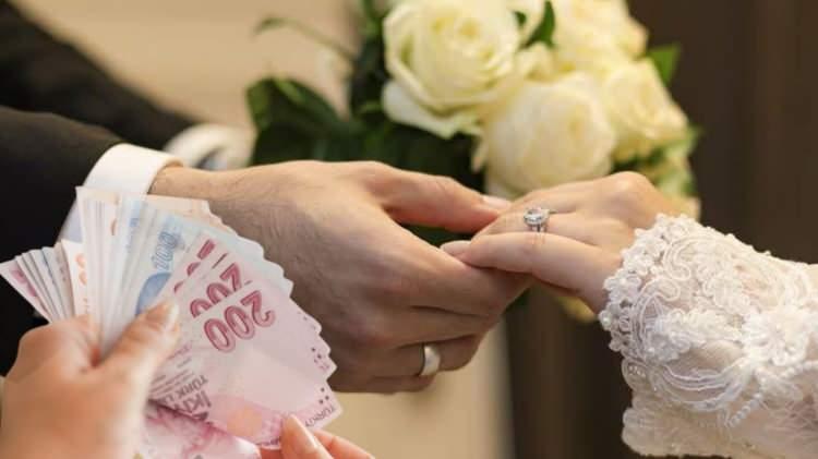 Evlenecek gen&ccedil;lere m&uuml;jde: TDV'den 500 bin TL'lik &ccedil;eyiz desteği!