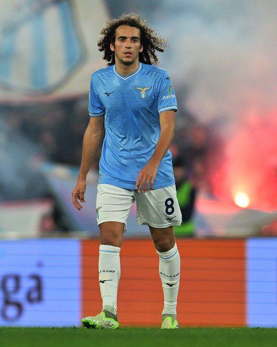 <p>Transferde gaza basan Fenerbah&ccedil;e, Lazio forması giyen Matteo Guendouzi'yi kadrosuna katmaya &ccedil;ok yakın.&nbsp;</p>
