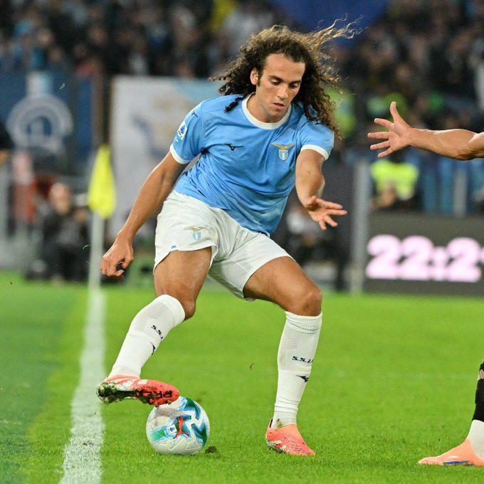 <p>Fenerbah&ccedil;e ve Lazio, bonuslar dahil olmak &uuml;zere 25-30 milyon euro civarında bir rakam &uuml;zerinde anlaşma &ccedil;ok yakın.</p>

