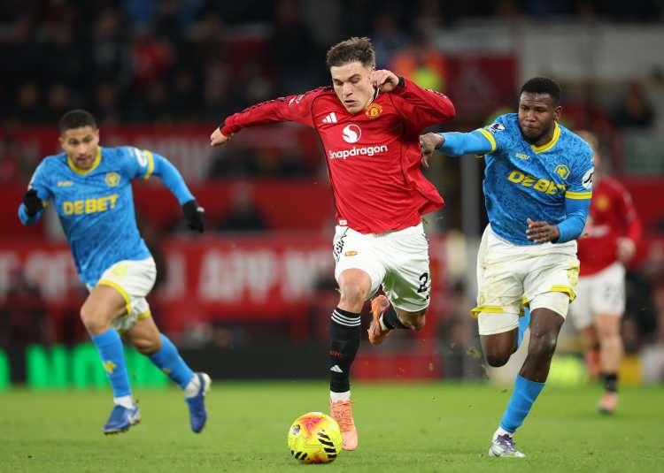 <p>Manchester United'dan Manuel Ugarte'yi kiralık olarak kadrosuna katmaya &ccedil;alışan Galatasaray, oyuncuyu ikna etmeyi başardı.<br />
<br />
(FOTOMA&Ccedil;)</p>
