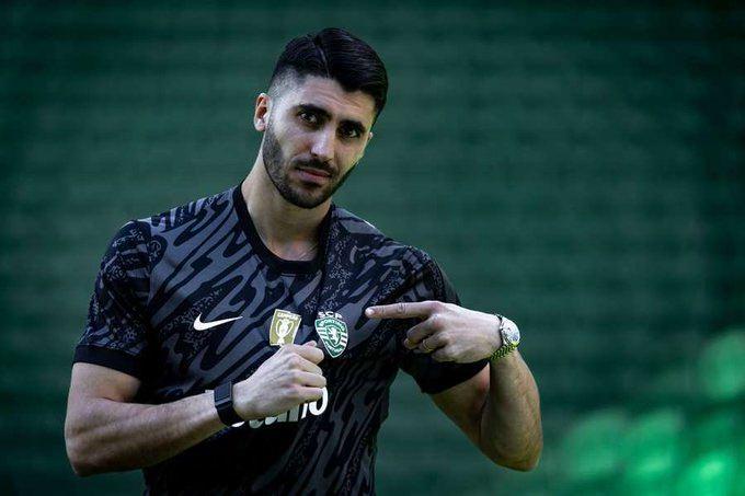 <p>Kaleci arayışlarını s&uuml;rd&uuml;ren Beşiktaş, Sporting Lizbon forması giyen 31 yaşındaki Portekizli file bek&ccedil;isi Rui Silva&rsquo;yı da transfer listesine ekledi.<br />
<br />
(SABAH)</p>
