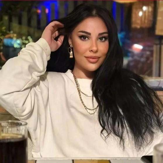 <p><span style="color:#FF0000"><strong>TUĞ&Ccedil;E TAYFUR'DAN A&Ccedil;IKLAMA GELDİ</strong></span></p>

<p><strong>Hakkındaki iddialara sessiz kalmayan Tuğ&ccedil;e Tayfur ise, su&ccedil;lamaları reddederek şu ifadeleri kullandı:</strong></p>

<p><strong>"Babamın vefat etmeden &ouml;nce a&ccedil;tığı marka davasından dolayı biz zarar ettik. A&ccedil;ılan bayilere &uuml;r&uuml;n g&ouml;nderdik ve bir&ccedil;oğundan bu &uuml;r&uuml;nlerin parasını bile almadık. Daha fazla mağdur olmalarını istemedik. Bu s&ouml;ylenenler ger&ccedil;eği yansıtmıyor."</strong></p>
