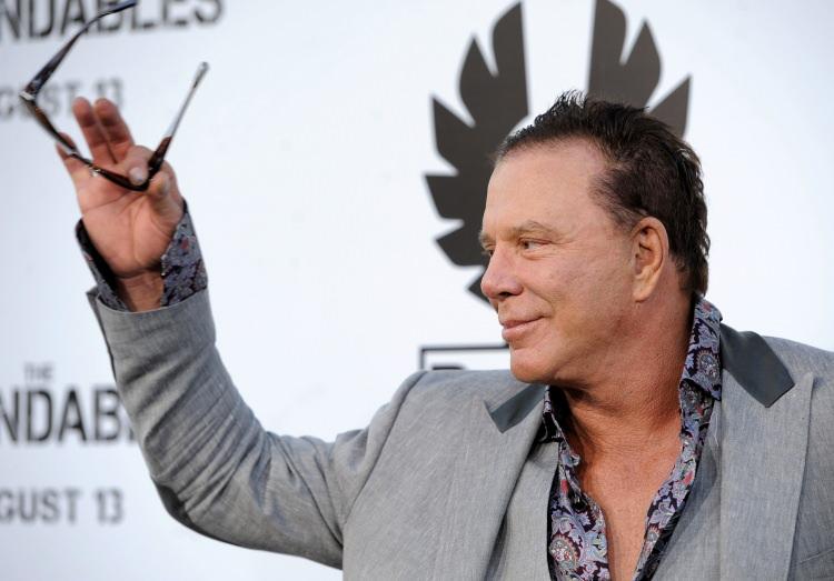 <p><span style="color:#FF0000"><strong>BAĞIŞ KAMPANYASI BAŞLATILDI! &Uuml;NL&Uuml; YILDIZ &Ccedil;ILGINA D&Ouml;ND&Uuml;</strong></span></p>

<p><strong>&Uuml;nl&uuml; oyuncunun son hali kısa s&uuml;rede sosyal medyada g&uuml;ndem olurken internette&nbsp;adına 100 bin dolarlık bir bağış kampanyası başlatıldı. S&ouml;z konusu kampanyada hedef kısa s&uuml;rede aşılırken &uuml;nl&uuml; yıldızdan sitem dolu bir a&ccedil;ıklama geldi.</strong></p>
