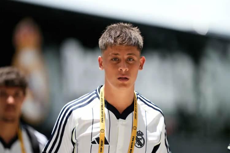 <p>Ancak bu asist, Arda'yı İspanyol gazeteci Julio Maldonado'nun g&uuml;ndem olan iddiasının hedefi olmaktan kurtaramadı.<em>​</em></p>
